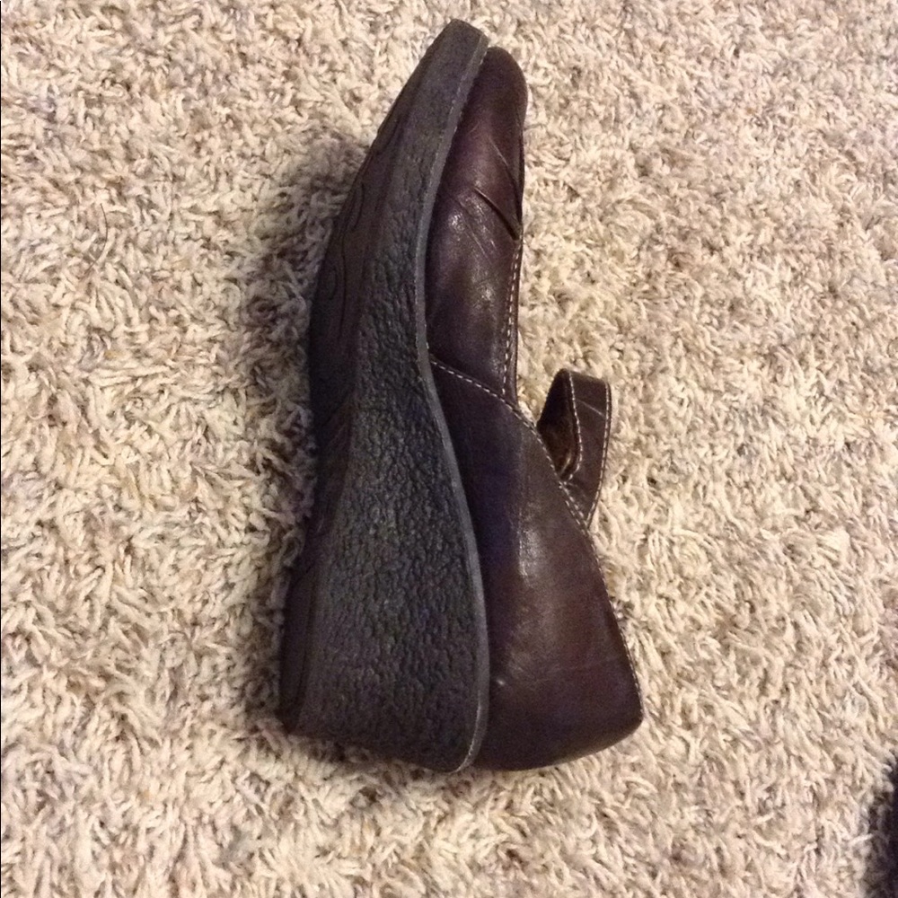 Shoes - Picture 2 of 6
